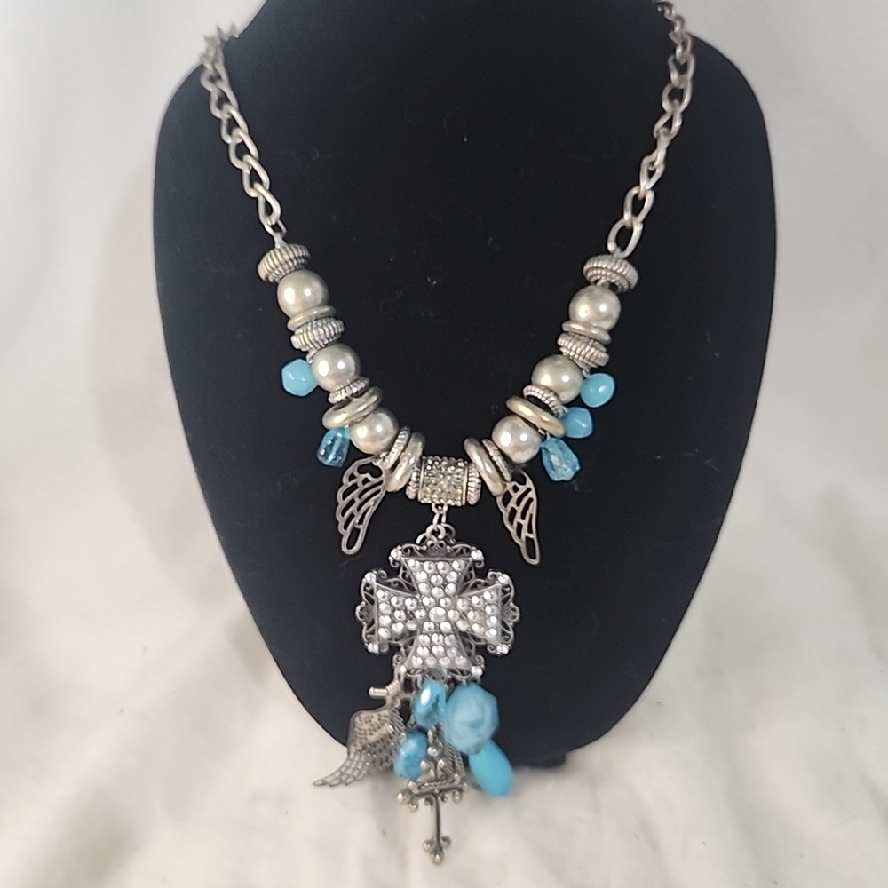 Source Unknown Silver and Blue Charm Necklace